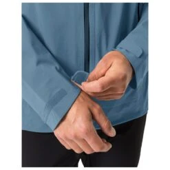 Veste De Rando Vaude Men's Simony 2,5L Jkt IV Blue Gray 16 Veste De Rando Vaude Men's Simony 2,5L Jkt IV Blue Gray -Plein Air Sports Équipements Magasin 1c40b87c438fe1d04950b957b5827820de709915 E22VAUDTTH2371409 902