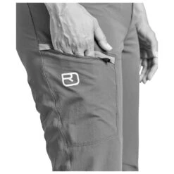 Pantalon De Rando Ortovox Pelmo Pant W Deep Ocean 10 Pantalon De Rando Ortovox Pelmo Pant W Deep Ocean -Plein Air Sports Équipements Magasin e65186b7a08b5fbab0cdf685f3e840c497f6bfa9 E23ORTOTTB3373127 901
